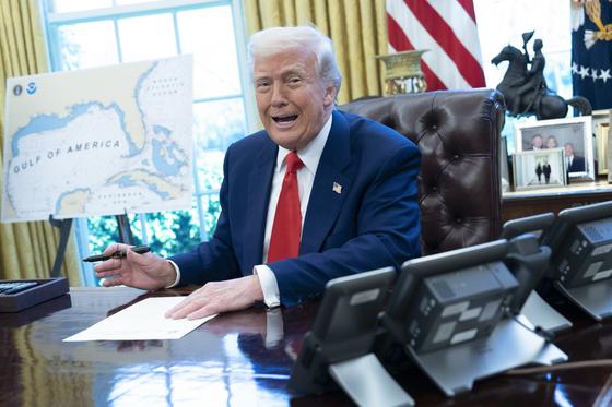 Trump csökkentette az Egyesült Államok autóipari vámterheit.