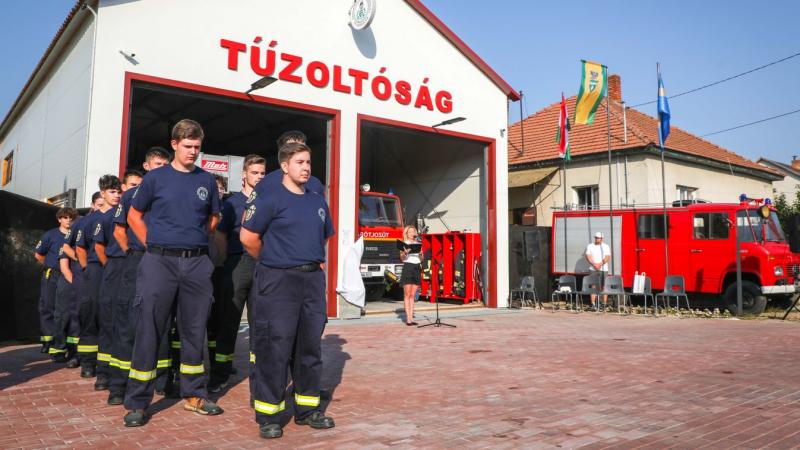 Felsőzsolcára különleges események vonzották a látogatókat: a tűzoltó felvonulás, a bajnokság izgalma és a színes ünnepség mindenkit magával ragadott - nézd meg a fotókat!