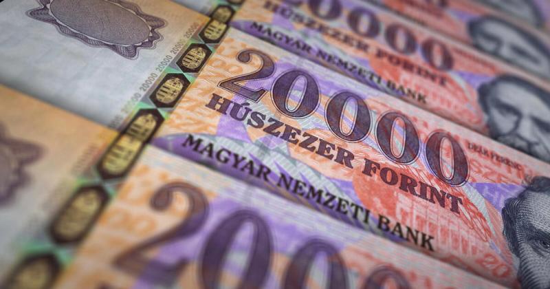 A kormány bejelentette, hogy újabb 450 milliárd forint értékű támogatási csomag várható, amely célja a gazdaság élénkítése és a társadalmi jólét növelése.