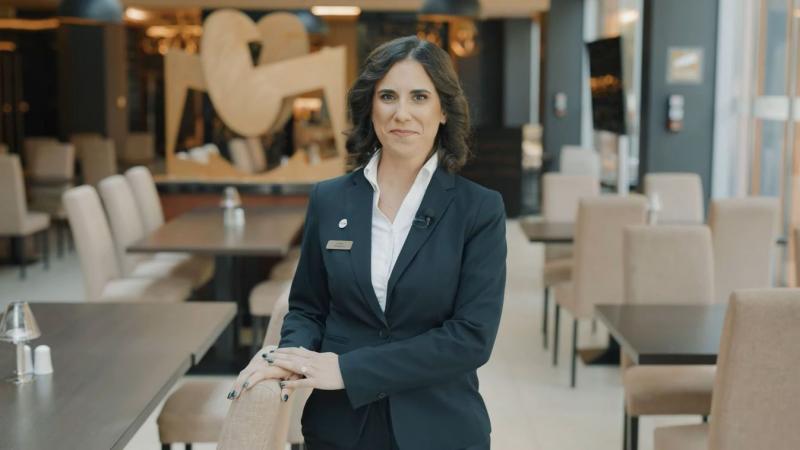 A kecskeméti szálloda supervisora már a legnagyobb álmának megvalósítása felé vezető úton jár, és most itt a lehetőség, hogy támogassuk őt ebben – nézd meg a videót!