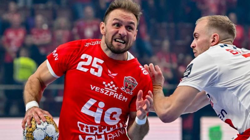 A horvát kézilabda-válogatott mostanság némi rosszkedvvel tekint a Veszprémre. Az események alakulása és a csapat teljesítménye összekapcsolódik a város sportéletével, ami érthetően feszültségeket szülhet.