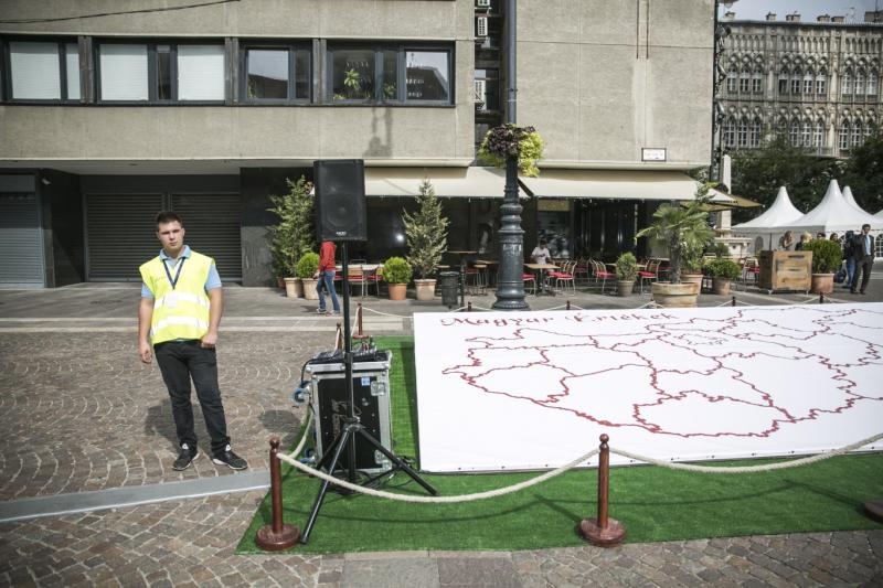 Életünk a NER korszakában: 13+1 vizuális ábrázolás az elmúlt másfél évtized történéseiről.