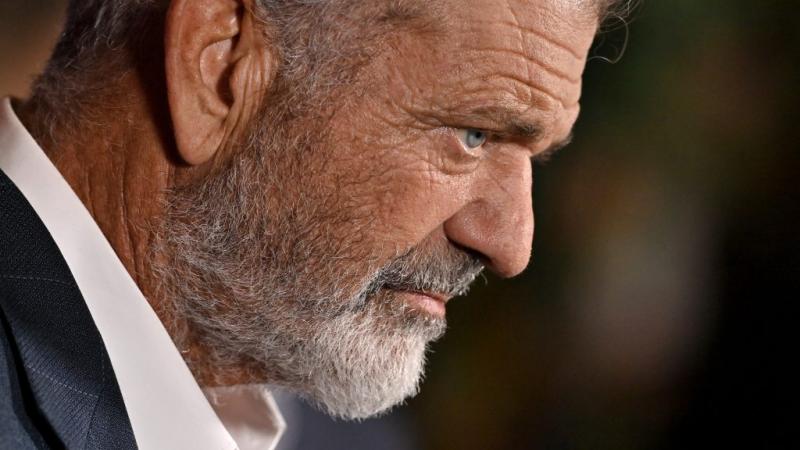 Mel Gibson szerint barátai, akik negyedik stádiumú rákkal harcoltak, sikeresen felépültek a betegségből.