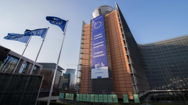 Csendes, de határozott lépésekkel az Európai Unió egyre inkább uralja a globális gazdaság harmadát.