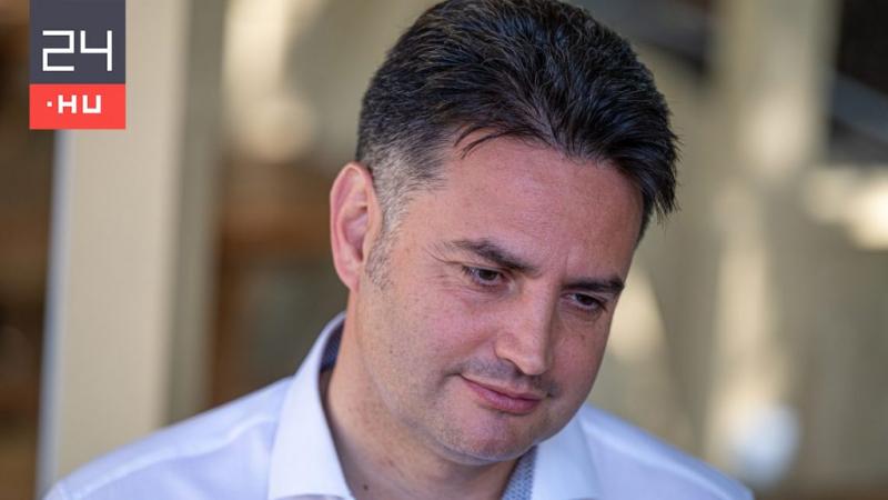 Vásárhelyi vandalizmus: Márki-Zay üzenete Orbánnak és Lázárnak

A közelmúltban Vásárhelyen történt vandalizmus kapcsán Márki-Zay Péter üzenetet fogalmazott meg Orbán Viktor és Lázár János számára. Az események rávilágítanak a helyi közélet feszültségeire,