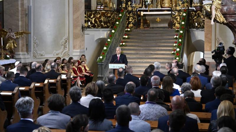 Markó Béla: Orbán óriási tévedésbe esett | 24.hu

Markó Béla kifejtette, hogy Orbán Viktor komoly hibát követett el, amely jelentős következményekkel járhat. A politikai elemző szerint a miniszterelnök döntései nemcsak a jelenlegi helyzetet befolyásolják,