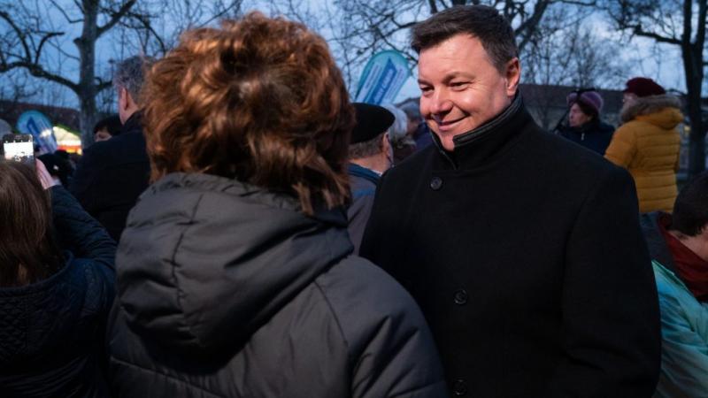 A Duna Párt megalakulása egy figyelemre méltó esemény, amely a Gyurcsány Ferenc kritikája miatt a DK-ból kizárt politikai szereplők kezdeményezésére történt.