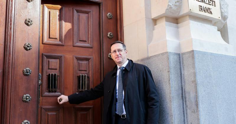 Az MNB-alapítványok eltűnt százmilliárdjai: Varga Mihály, mielőtt elnök lett, láthatóan nem érezte szükségét a zűrzavaros ügyekkel való foglalkozásnak.