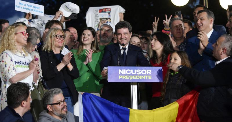 Bukarest nem Moszkva: az Európa-párti szavazók elsöprő győzelmet arattak a Fidesz által kedvelt szuverenista politikai erők felett Romániában.