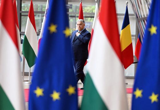 Már 14 uniós tagállam csatlakozott ahhoz az elítélő nyilatkozathoz, amelynek keretében Orbán Viktor kedden várható.