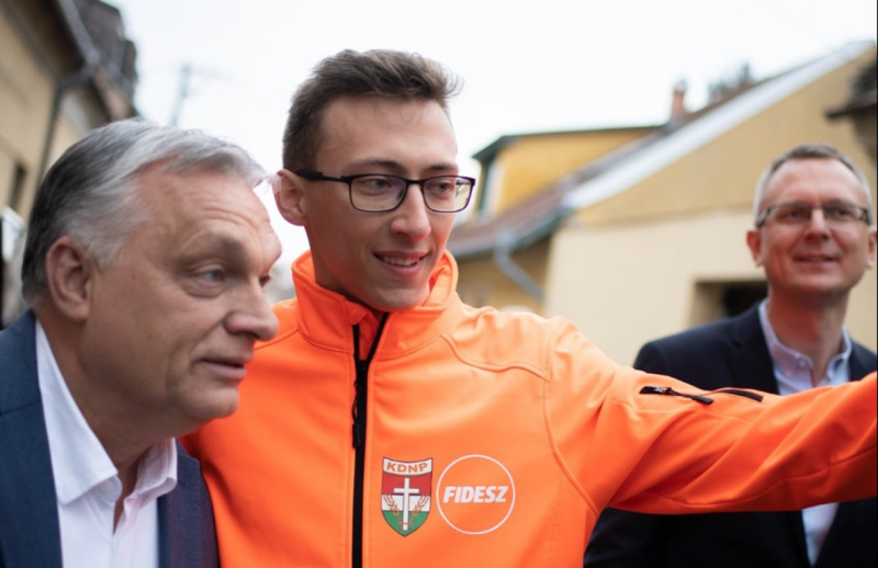 Az államtitkár, a polgármester, a képviselő és a Harcos egyaránt győztesként kerültek ki a Fideszhez kapcsolódó szervezetek által elnyert pályázatokból, amelyek a kormány által civilek számára kiírtak. Az eredmények alapján látható, hogy jelentős összegek