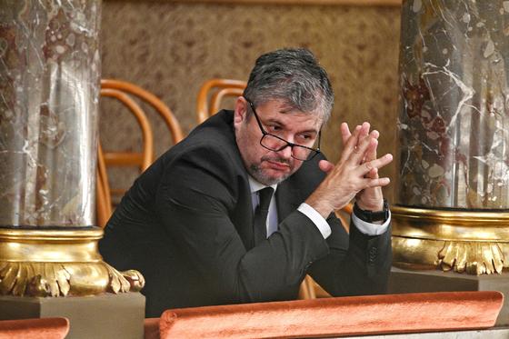 Hadházy újabb meggyőző bizonyítékokat tárt a nyilvánosság elé a 16 milliárdos, 