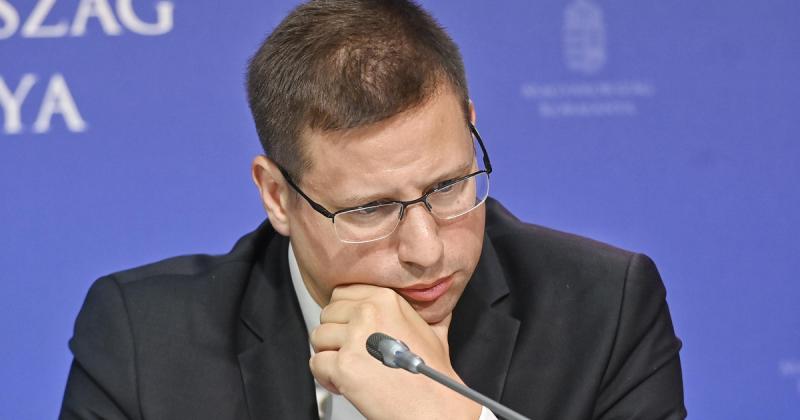 Totta W. Árpád: Állítsátok meg a Fideszt, Gulyás Gergő ki akar lépni!