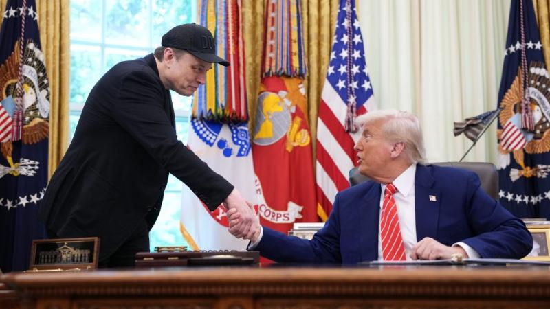 Elon Musk meglepő lépésre szánta el magát: bocsánatot kért Donald Trumptól, ezzel sokakat meglepve. A tech mogul és a volt elnök közötti feszültség régóta zajlott, de most Musk úgy döntött, hogy leteszi a fegyvert és elismeri korábbi kijelentései súlyát. 
