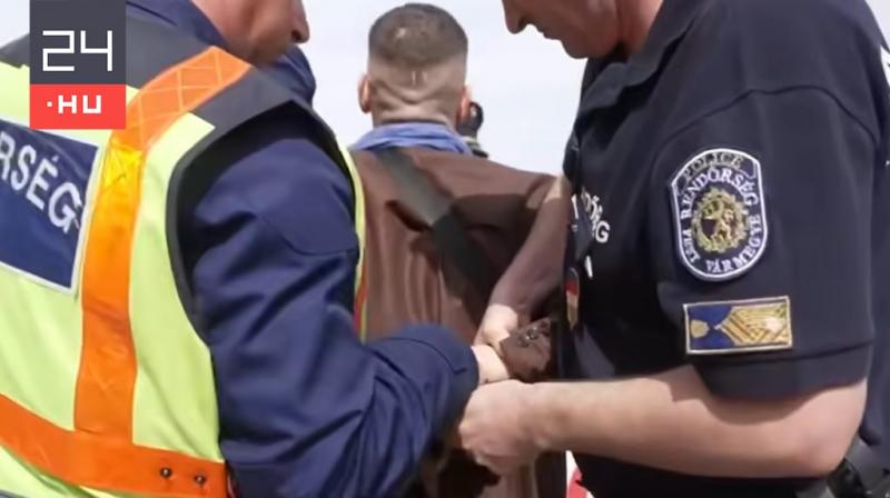 A rendőrség részletesen kifejtette, miért döntöttek a megafonos lelkész leváltása mellett.