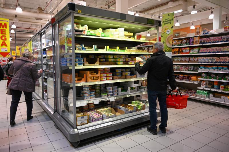 A szolnoki Fidesz képviselők javaslatot tettek arra, hogy megvonják a rászoruló nyugdíjasok számára nyújtott 15-20 ezer forintos támogatást.