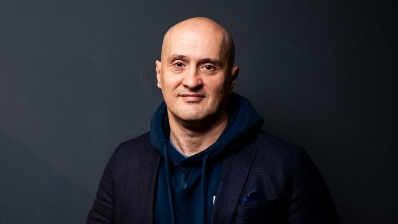 Tarjányi Péter: A világháború küszöbén állunk

A globális politikai feszültségek és a nemzetközi kapcsolatok alakulása olyan irányt vett, amely aggasztóan emlékeztet a múlt sötét időszakaira. A konfliktusok kiéleződése és a diplomáciai megoldások hiánya a