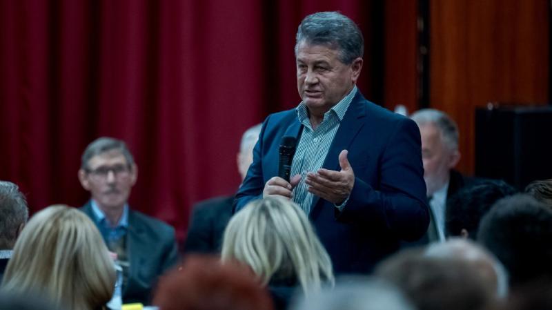 Fellázadtak a fideszes képviselő ellen: húsz évnyi szolgálat után nem jelölteti magát egyéni választókerületében.