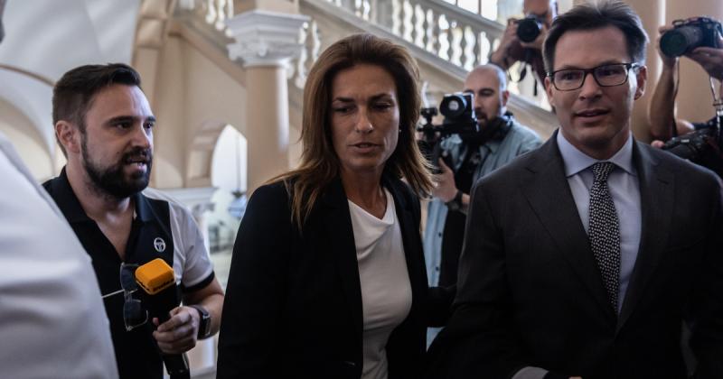 A bíróság előtt Varga Judit most felfedi mindazt, amit a korrupcióval kapcsolatos ügyről tud. Az eseményre mindenki izgatottan vár, hiszen a tárcavezető szavai talán új fényt derítenek a történtekre.