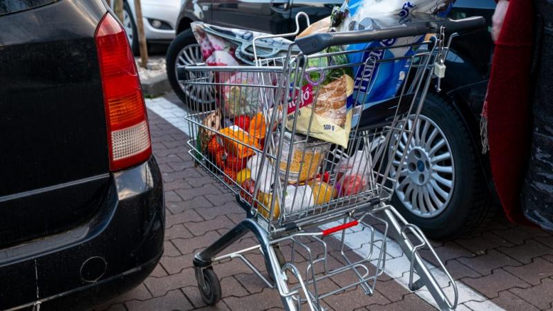 Az infláció továbbra is növekvő tendenciát mutat, még az árrésstop intézkedései ellenére is.