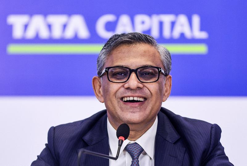 A Tata Capital az idei év legnagyobb indiai tőzsdei debütálására készül, melynek célja, hogy új magasságokba emelje a vállalat piaci jelenlétét.