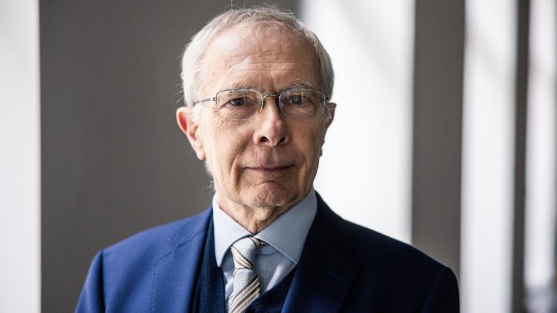 Bod Péter Ákos: Magyarországon a közpénzek kezelése és a felelőtlen költekezés gyakran a fiskális alkoholizmus jelenségére emlékeztet. A kormányzati politikák és döntések sokszor a rövid távú haszonszerzés érdekében történnek, figyelmen kívül hagyva a hos