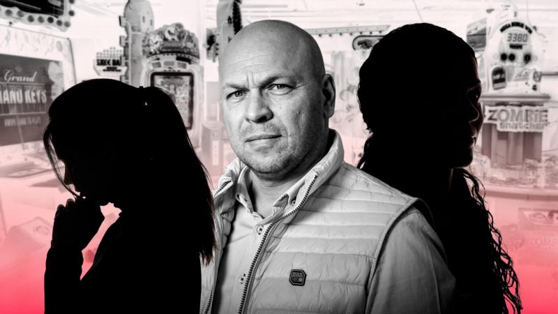 Rendszerint ketten érkeztek a 12 éves Sáráért: az egyikük a Szőlő utca iskolájának igazgatója volt.