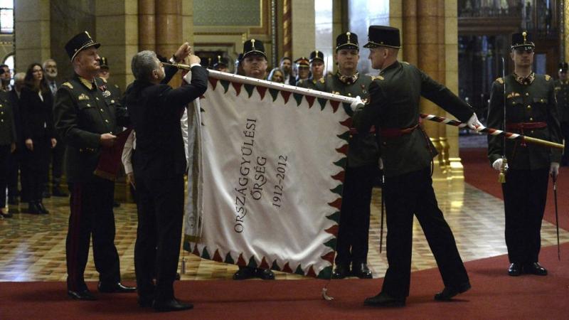 Miután napvilágra került a zaklatási botrány az Országgyűlési Őrségnél, a Nemzeti Adó- és Vámhivatal (NAV) azonnali lépéseket tett az ügy kivizsgálására.