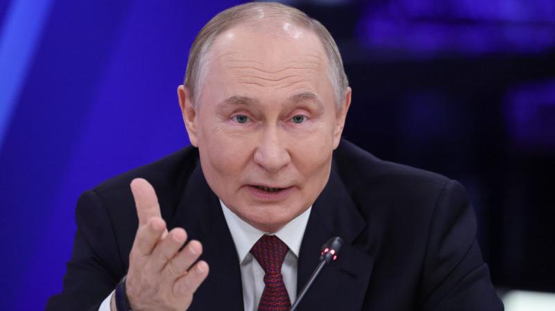 Vlagyimir Putyin kijelentette, hogy számos európai ország a politikai nyomás hatására döntött úgy, hogy leállítja az orosz energiahordozók beszerzését.