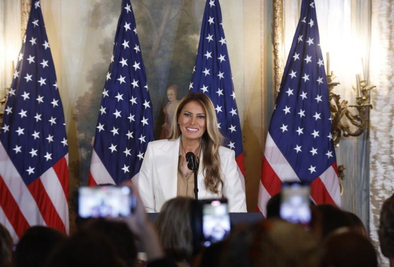 Trump a budapesti találkozó előtt megosztotta felesége és Putyin között lévő titokzatos kapcsolat részleteit. Mi is történt Melania és az orosz elnök között?