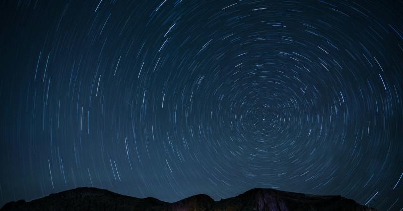 Napi horoszkóp október 23.: A Kosok számára végre elérkezett a pillanat, amikor igazán kettesben tölthetik az időt szerelmükkel, így mélyebb kapcsolatot építhetnek ki. A Skorpiók viszont óvatosan lépjenek, mert könnyen félreérthetnek valakit, ami zavart o