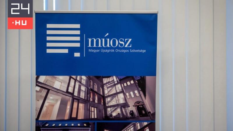 Pórázon Magyar Péter: MÚOSZ az MI NER-valóságáról | 24.hu

A cikkben Magyar Péter, a Magyar Újságírók Országos Szövetségének képviselője, mélyrehatóan elemzi az mesterséges intelligencia (MI) és a NER (Nemzeti Együttműködés Rendszere) összefonódását. A be