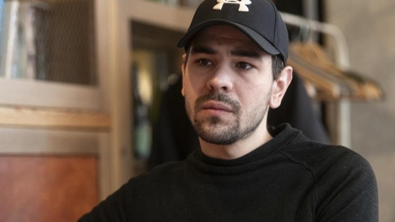 Szégyenletes, ami zajlik, ideje, hogy felálljunk! - nyílt levelet intézett Varga Judithoz Pop Mert, a bicskei pedofilügy sértettje.