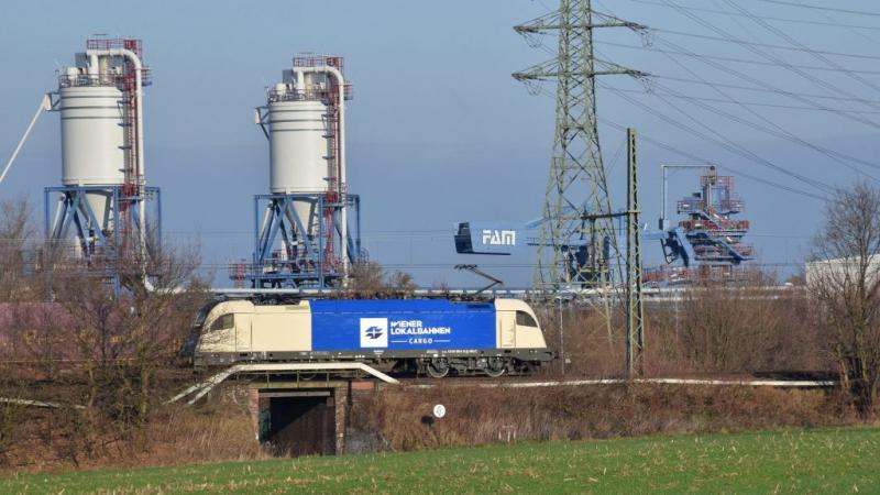 Visszafordított Fradi-vonat: zajlott egy magyar-osztrák megbeszélés a vasúti kapcsolatokról, amely különleges lehetőségeket ígér a két ország közötti együttműködésben.